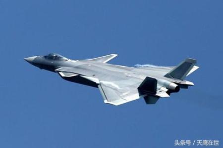 歼-20与歼-35，究竟哪个更厉害？，歼-20与歼-35性能对比，谁更胜一筹？